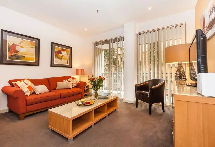 Staycentral Melbourne Serviced Apartments Catani 1