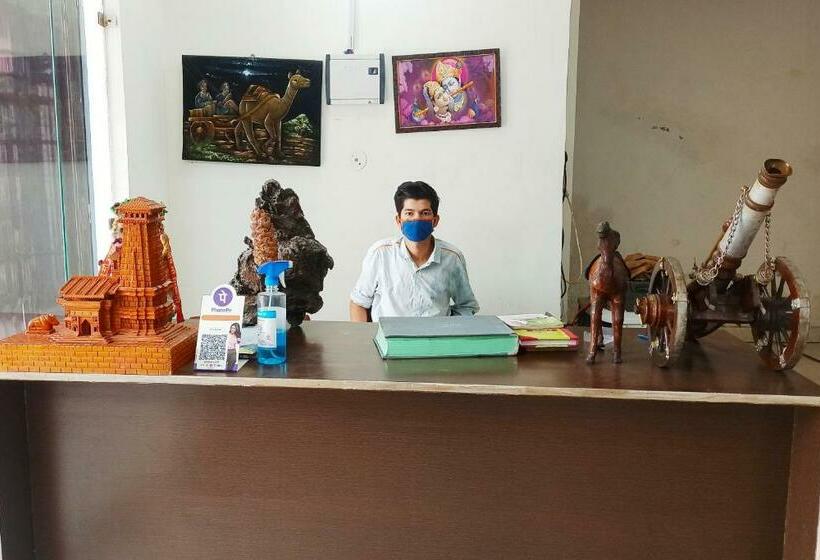 Hotelli Oyo 82000 Khs