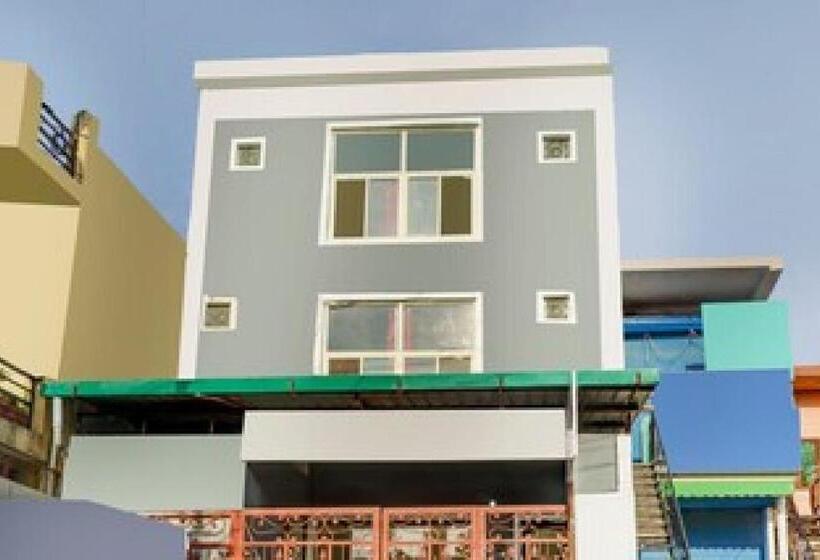 Hotelli Oyo 82000 Khs