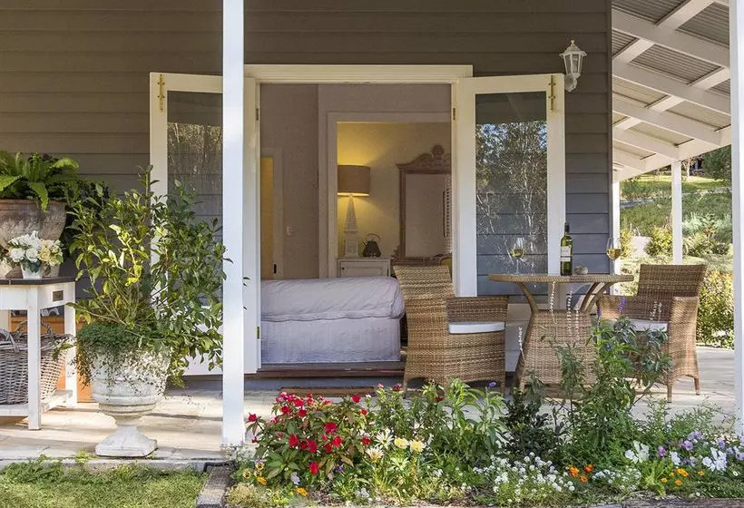 تختخواب و صبحانه Abelia House