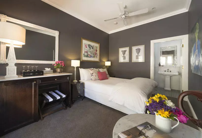 تختخواب و صبحانه Abelia House