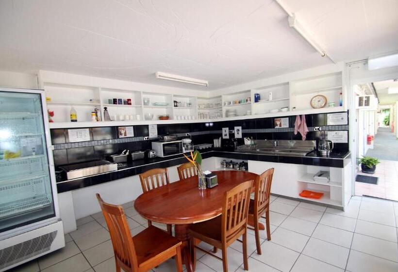 ユースホステル Cstay