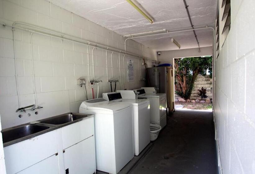 ユースホステル Cstay