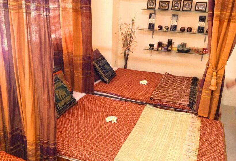 ホテル Casa Narinya @ Suvarnabhumi Airport