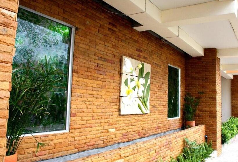 ホテル Casa Narinya @ Suvarnabhumi Airport