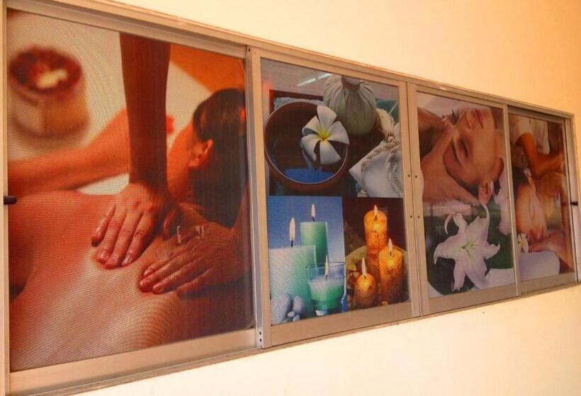 ホテル Casa Narinya @ Suvarnabhumi Airport