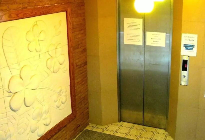 בית מלון כפרי Casa Narinya @ Suvarnabhumi Airport