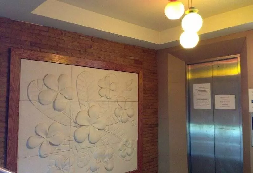 בית מלון כפרי Casa Narinya @ Suvarnabhumi Airport