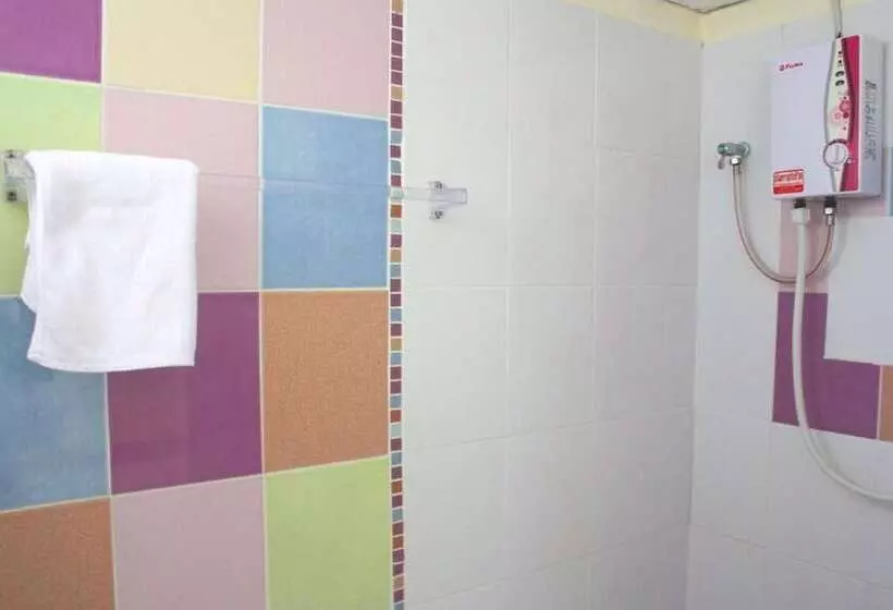 בית מלון כפרי Casa Narinya @ Suvarnabhumi Airport