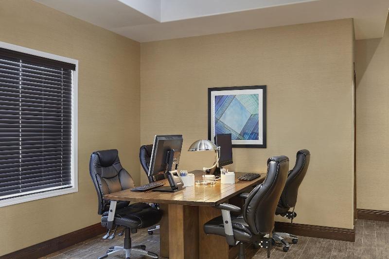 هتل Four Points By Sheraton Regina