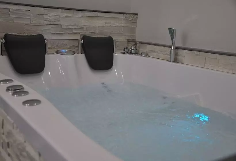 בית מלון כפרי Imperial Suite