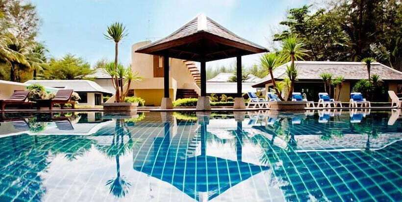 Отель Ocean Breeze Residence