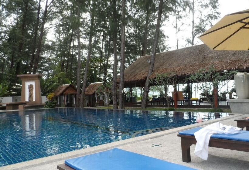 Отель Ocean Breeze Residence