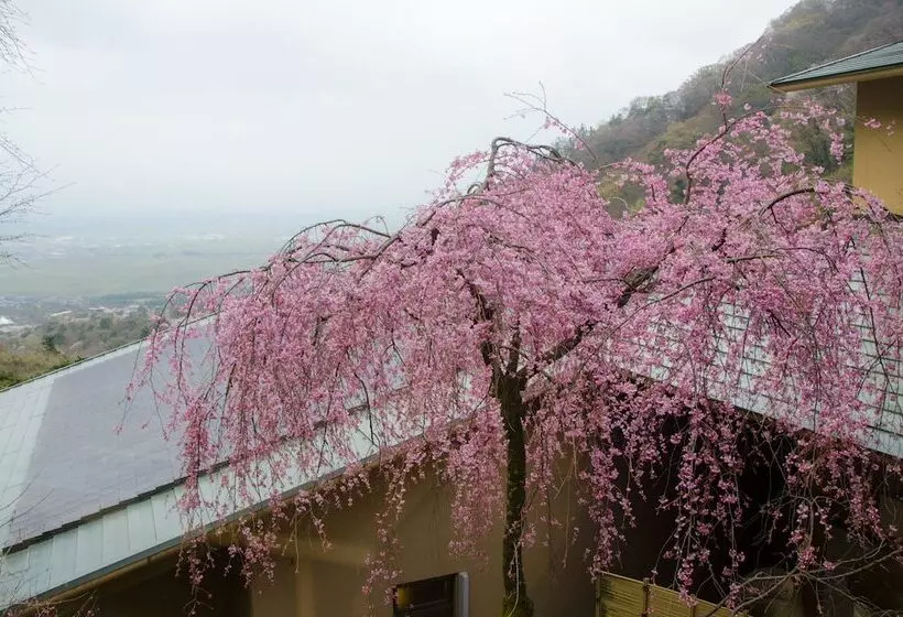 Отель Takimotokan Yukinosato