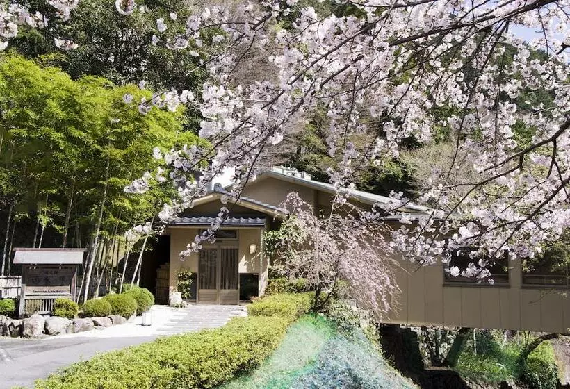 Отель Takimotokan Yukinosato