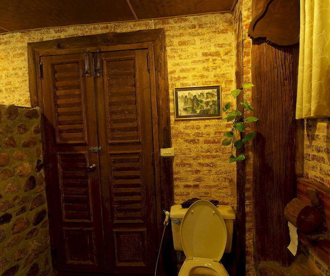 בית מלון כפרי Tharnthong Lodges