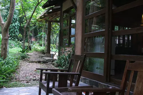 Hotel Tharnthong Lodges