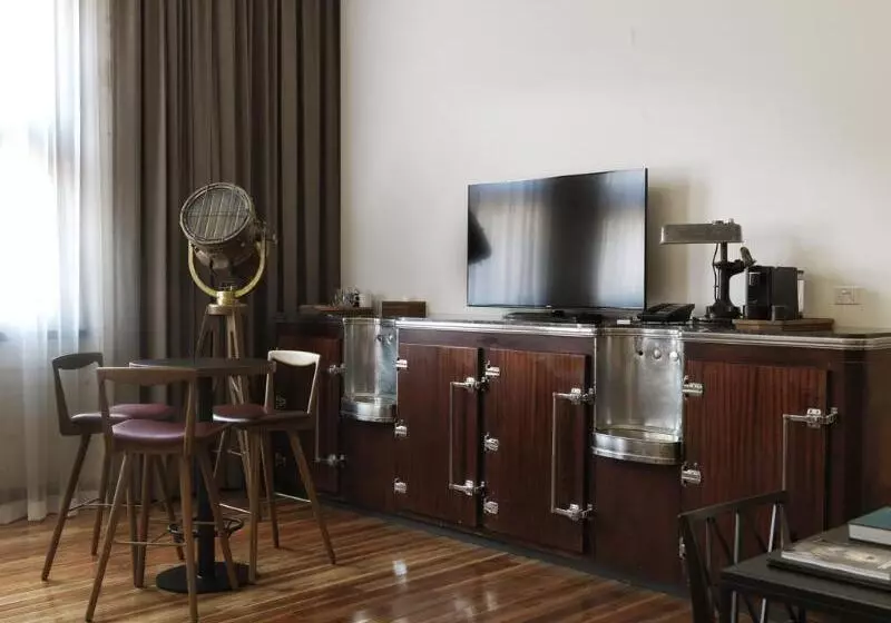 The Old Clare Hotel, Independent Collection By Evt