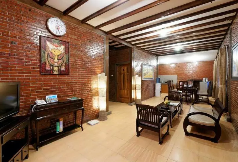 Jambuluwuk Convention Hall & Resort Batu