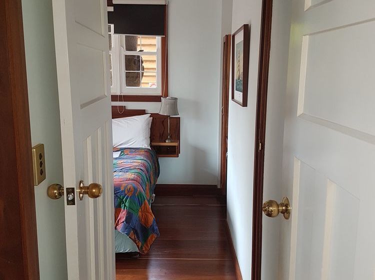 فندق على الطريق Admiral Stirling Inn