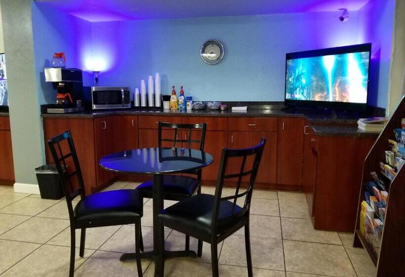 فندق على الطريق Econo Inn