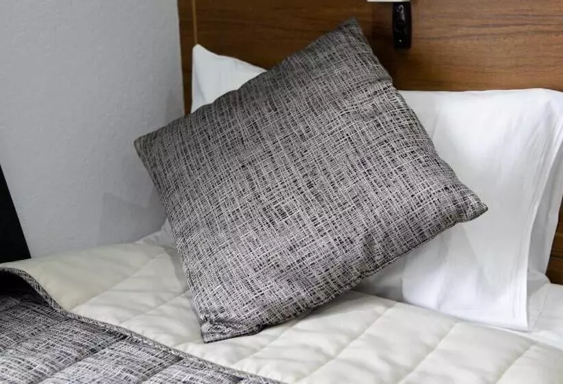 모텔 Garden Motor Inn