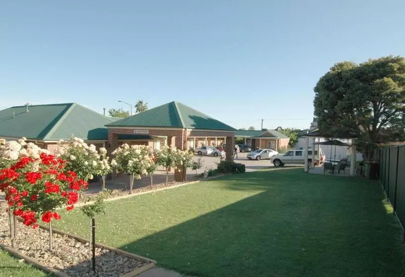 汽车旅馆 Poachers Paradise