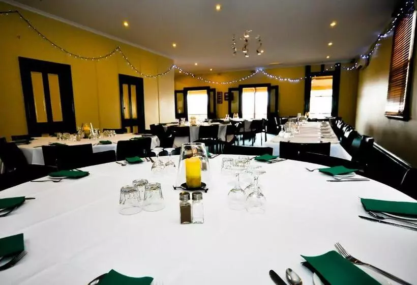 汽车旅馆 Poachers Paradise