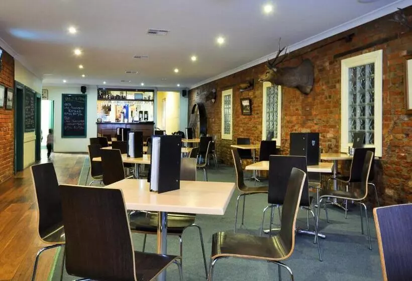 汽车旅馆 Poachers Paradise