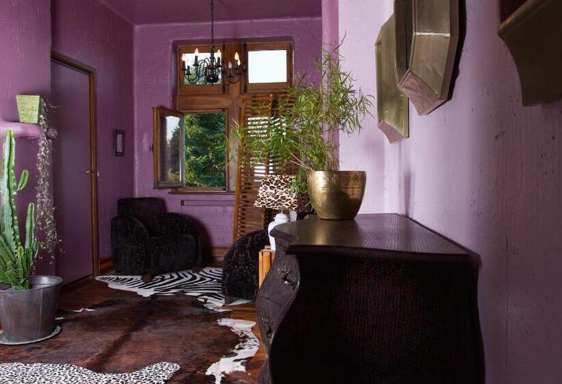 بنسيون Château Du Besset