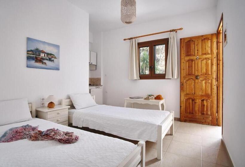 بنسيون Petrino