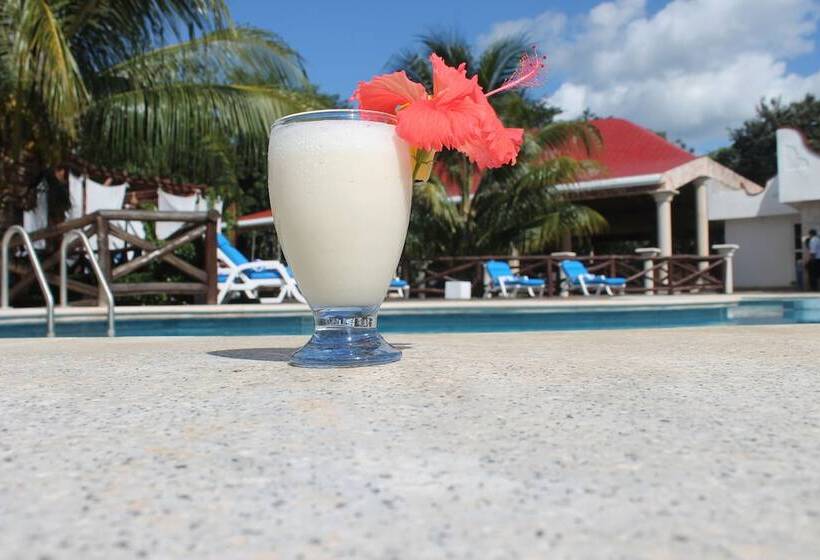 Real Mayab Hotel & Bungalows