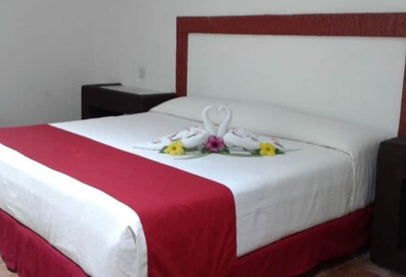 Real Mayab Hotel & Bungalows