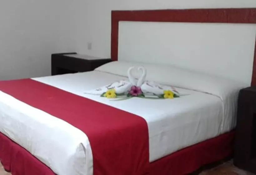 Real Mayab Hotel & Bungalows