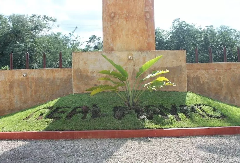 Real Mayab Hotel & Bungalows