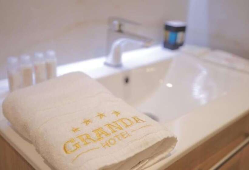 هتل Granda