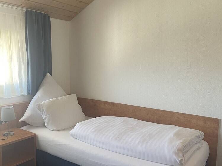 בית מלון כפרי Krystall