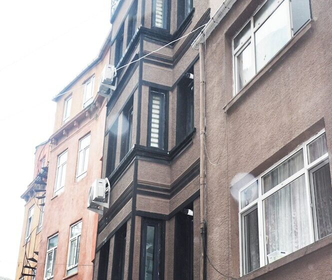 The Queen S Istanbul