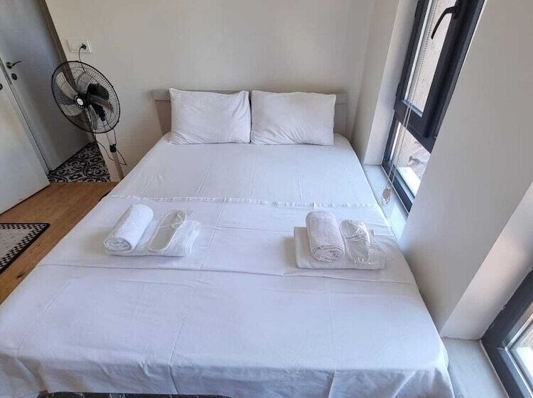 The Queen S Istanbul