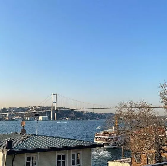Kuzguncuk Bosphorus