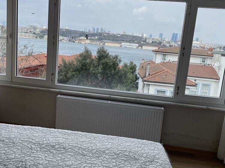 Kuzguncuk Bosphorus