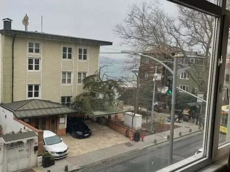 Kuzguncuk Bosphorus