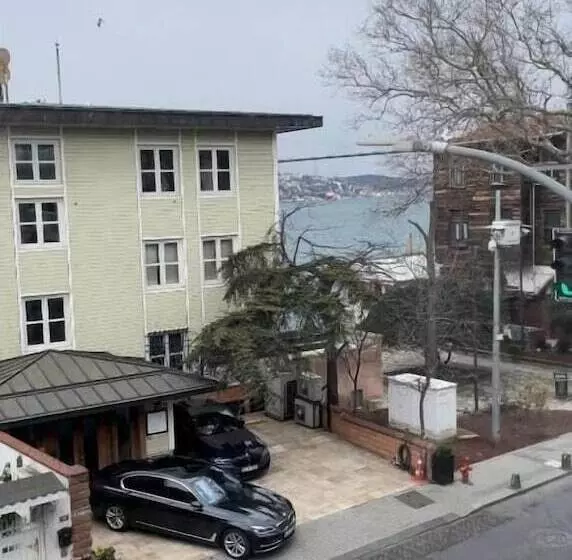 Kuzguncuk Bosphorus