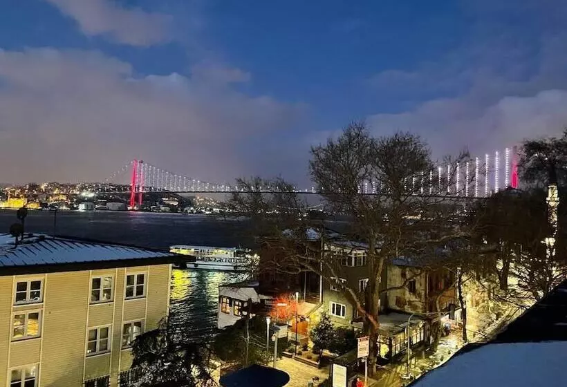 Kuzguncuk Bosphorus