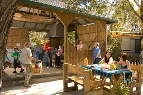 בית מלון כפרי Anchor Belle Holiday Park