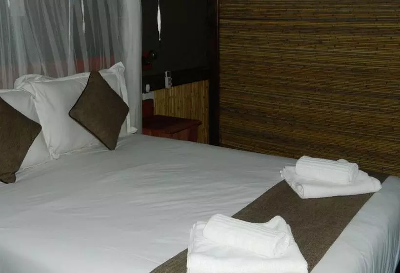 هتل Kwalape Safari Lodge