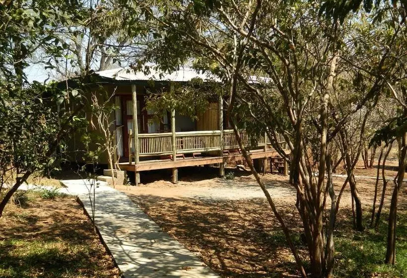 هتل Kwalape Safari Lodge