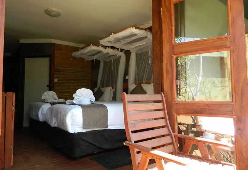 هتل Kwalape Safari Lodge