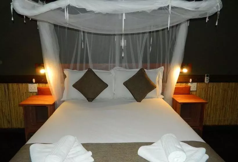 هتل Kwalape Safari Lodge