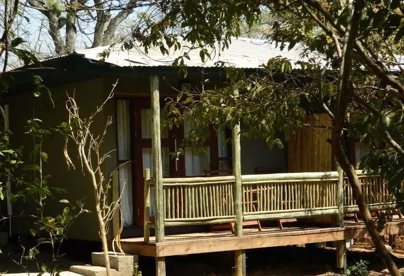 هتل Kwalape Safari Lodge